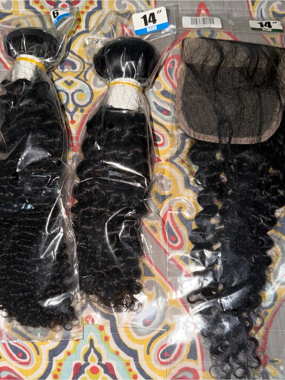 Curly Human Hair Bundles with 14" Lace Closure - Natural Black